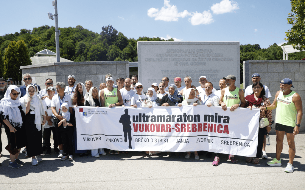 Petnaest godina trčanja za istinu i mir: Ultramaratonci iz Vukovara stigli u Srebrenicu