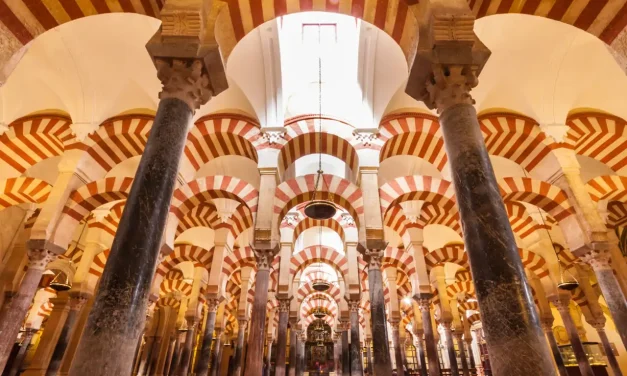 Stvarno porijeklo potkovičastog luka, simbola islamske umjetnosti