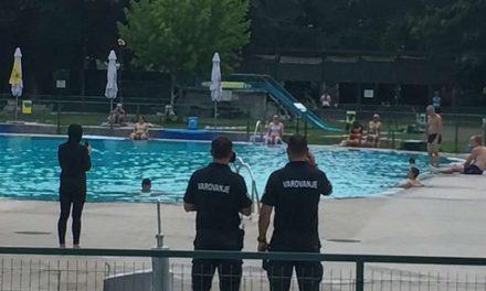 Žena u burkiniju istjerana s bazena u Mariboru