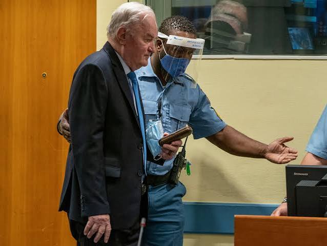 Ratko Mladić u stanju “raspada”, ali pritisak nije urodio plodom, živ neće moći vani