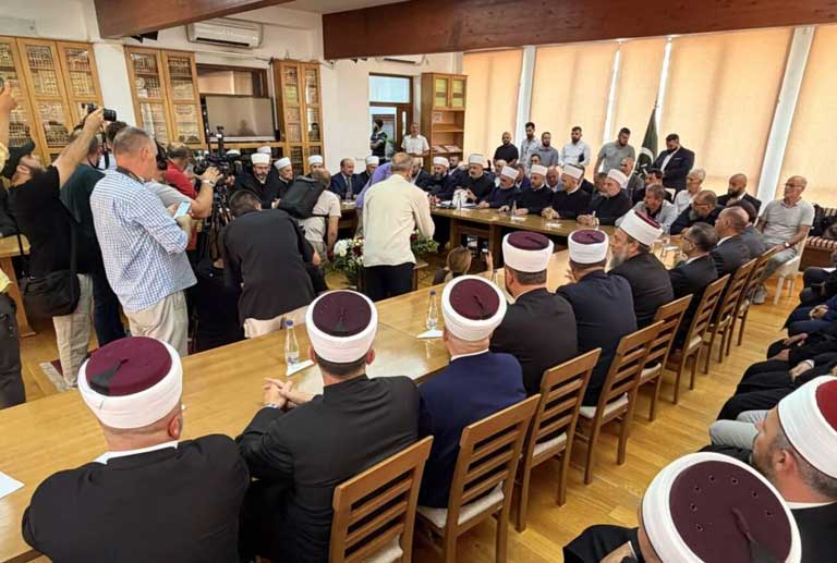 Nakon dvije decenije raskola u Novom Pazaru potpisana Povelja o jedinstvenoj Islamskoj zajednici