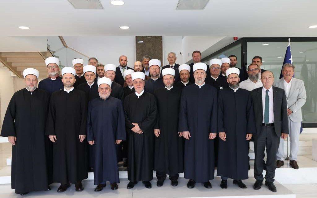 Pred reisul-ulemom potvrđen historijski korak: Prijemom u Sarajevu krunisano jedinstvo Islamske zajednice u Sandžaku i Srbiji