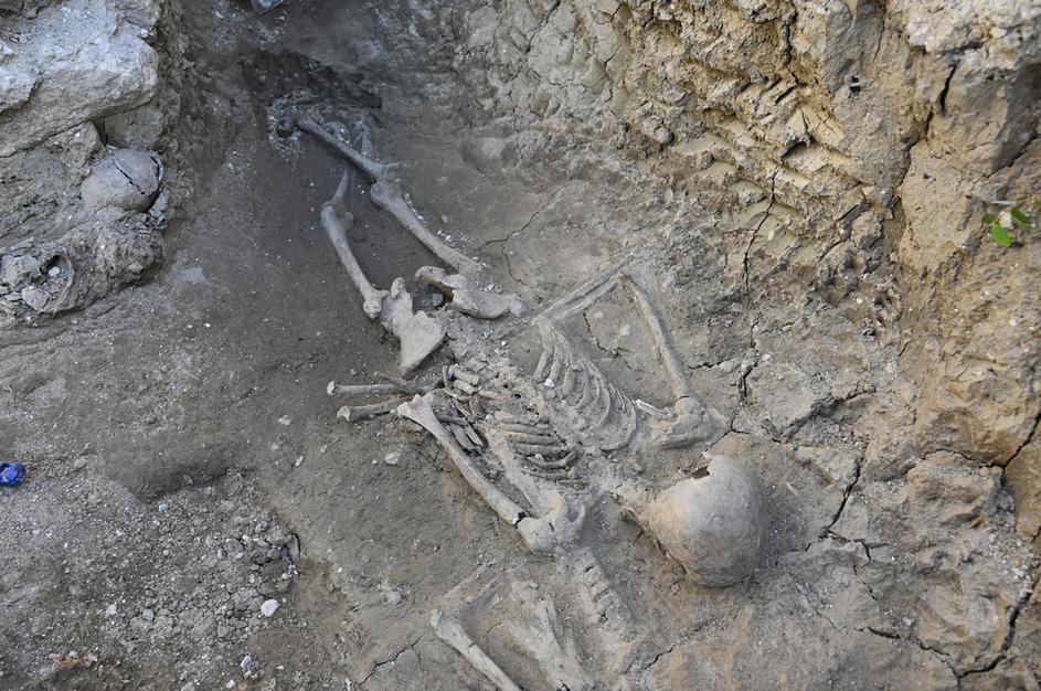 Zagrljeni u grobu: Vampirska priča iz Pakraca