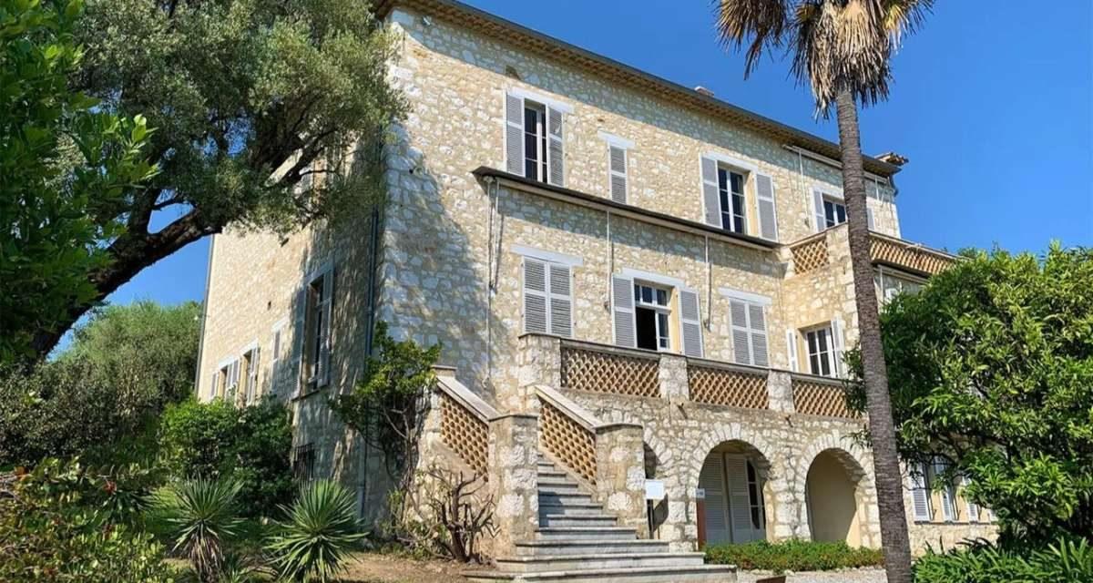 Pljačkaši su za pet minuta ukrali četiri slike vrijedne 9 miliona eura, zaganjala ih policija pa su dvije ostavili u vrtu