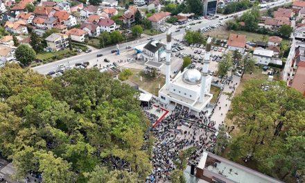 Čaršijska džamija u Srebreniku, gradu koji nosi neizbrisiv pečat bosanske državnosti, bošnjačkog trajanja i opstanka kroz stoljeća