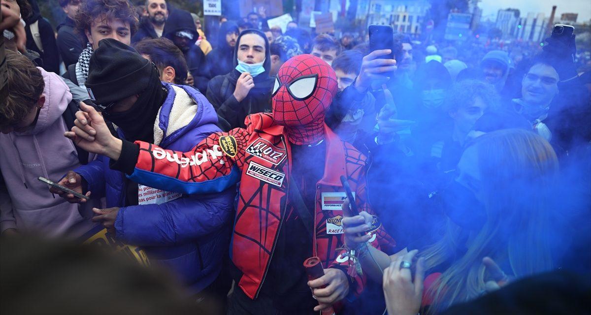 Evropa danas: Sukobi u Francuskoj, vojska na ulicama Milana, demonstracije od Madrida do Tirane