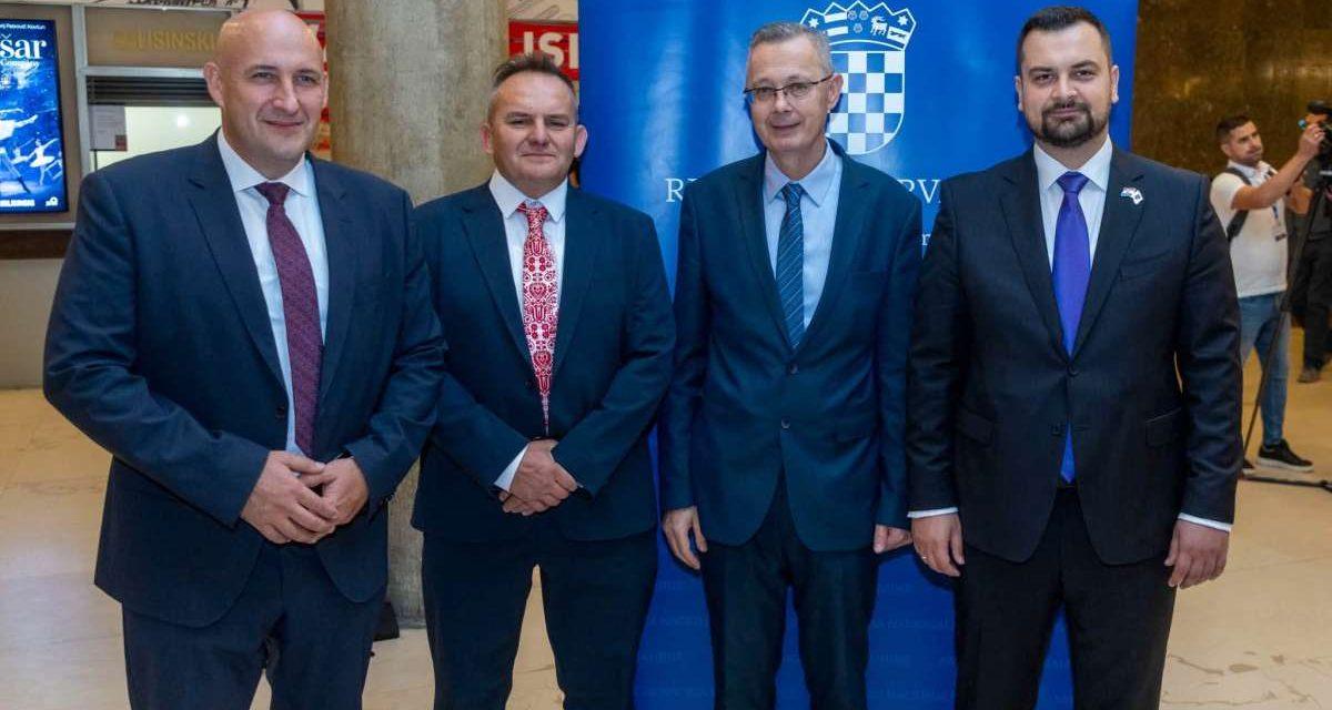 Raskoš manjinske baštine u Lisinskom: Više od petsto izvođača slavilo kulturnu raznolikost Hrvatske