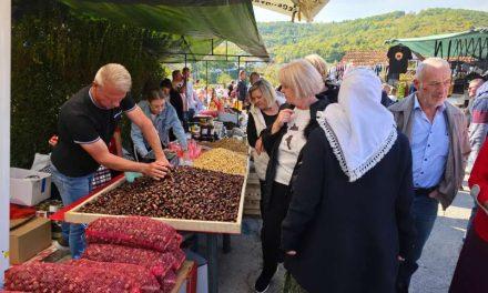 Pećka kestenijada čuva tradiciju i okuplja generacije