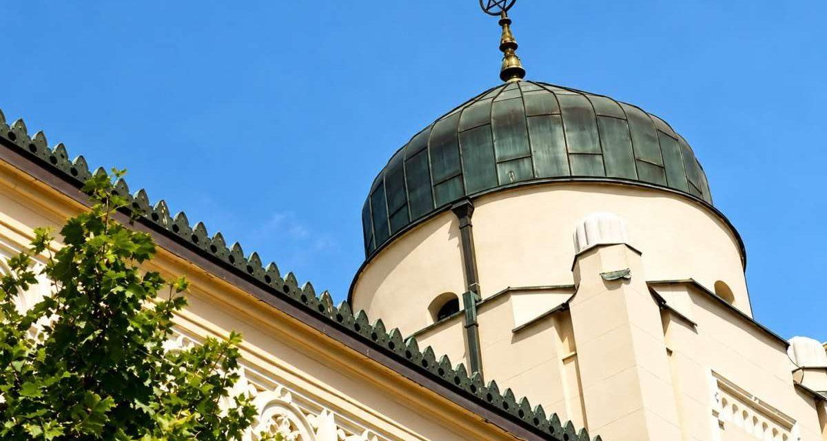 Dok jedina sinagoga prokišnjava, vlast puni džepove milionerima: Propuštena prilika da se zauvijek začepe usta zlonamjernoj cionističkoj propagandi