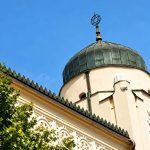 Dok jedina sinagoga prokišnjava, vlast puni džepove milionerima: Propuštena prilika da se zauvijek začepe usta zlonamjernoj cionističkoj propagandi