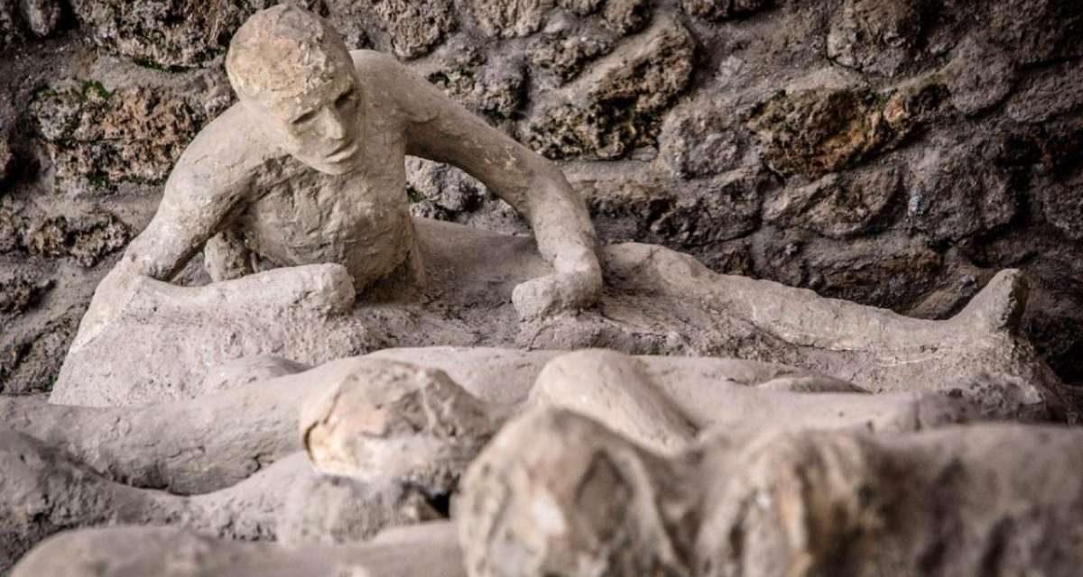 Smrt zaleđena u pepelu: Potresna priča iza gipsanih odljevaka žrtava iz Pompeja