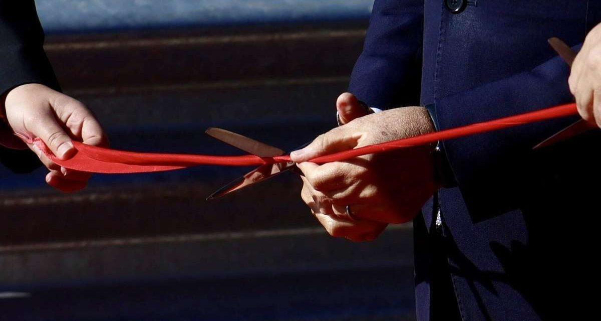 Slikali se, presjekli vrpcu, svečano otvorili dionicu autoceste, a vozače jutros dočekala rampa – dionica nije u funkciji