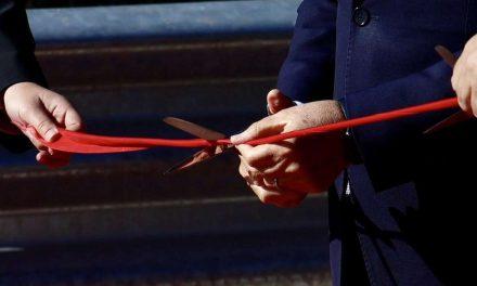 Slikali se, presjekli vrpcu, svečano otvorili dionicu autoceste, a vozače jutros dočekala rampa – dionica nije u funkciji