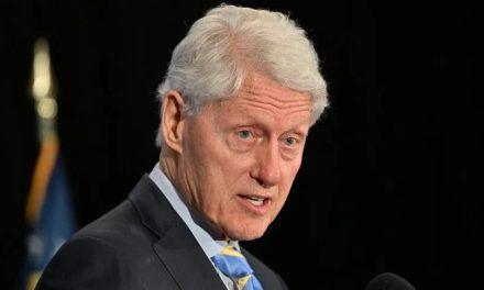 Bill Clinton u crkvi citirao kur'anski ajet koji je čuo od svoje kćerke
